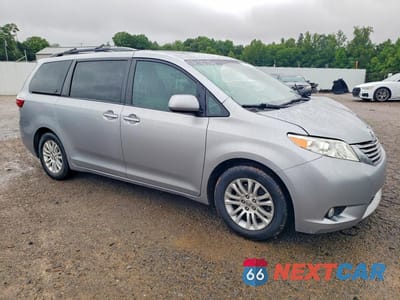 Czwarte zdjęcie samochodu z boku: 2016 TOYOTA SIENNA XLE PREMIUM 8-PASSENGER VIN:5TDYK3DC0GS749262 - miniatura