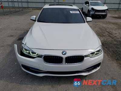 Piąte zdjęcie samochodu w środku: 2017 BMW 330 XI VIN:WBA8D9G34HNU63010 - miniatura