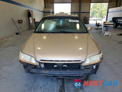 Piąte zdjęcie samochodu w środku: 2001 HONDA ACCORD LX VIN:1HGCG554X1A014132 - miniatura
