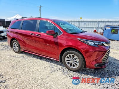Czwarte zdjęcie samochodu z boku: 2026 TOYOTA SIENNA XLE 8-PASSENGER VIN:5TDYRKEC9TS297925 - miniatura