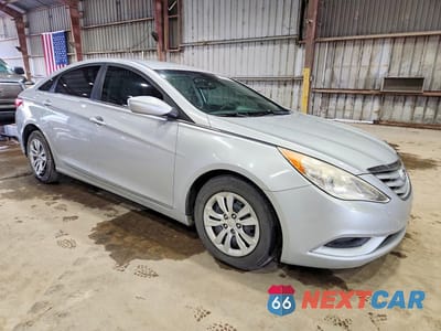 Czwarte zdjęcie samochodu z boku: 2012 HYUNDAI SONATA GLS VIN:5NPEB4AC5CH401583 - miniatura