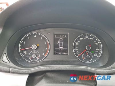 Zdjęcie 9 z 12 samochodu: 2013 VOLKSWAGEN PASSAT SE VIN:1VWBP7A3XDC133484 - miniatura