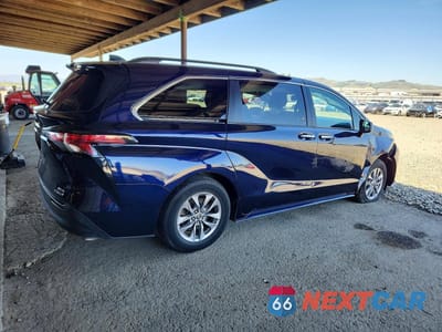 Trzecie zdjęcie samochodu z tyłu: 2022 TOYOTA SIENNA XLE VIN:5TDJRKEC4NS090850 - miniatura
