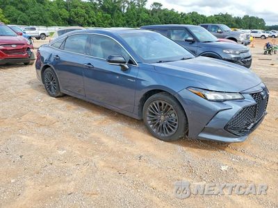 Czwarte zdjęcie samochodu z boku: 2021 TOYOTA AVALON XSE VIN:4T1EA1AB8MU007149 - miniatura
