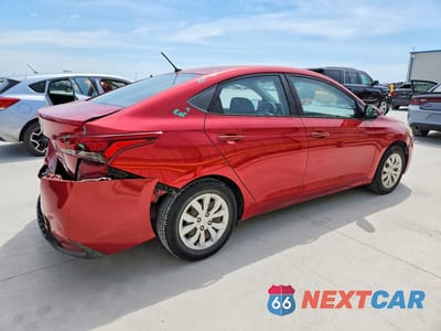 Trzecie zdjęcie samochodu z tyłu: 2018 HYUNDAI ACCENT SE VIN:3KPC24A36JE025730 - miniatura