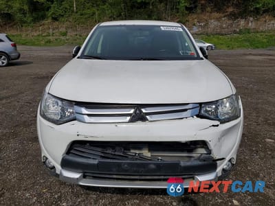 Piąte zdjęcie samochodu w środku: 2015 MITSUBISHI OUTLANDER SE VIN:JA4AZ3A3XFZ000901 - miniatura