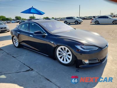 Czwarte zdjęcie samochodu z boku: 2017 TESLA MODEL S VIN:5YJSA1E18HF228483 - miniatura