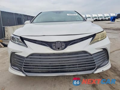 Piąte zdjęcie samochodu w środku: 2023 TOYOTA CAMRY LE VIN:4T1C11AK5PU091328 - miniatura