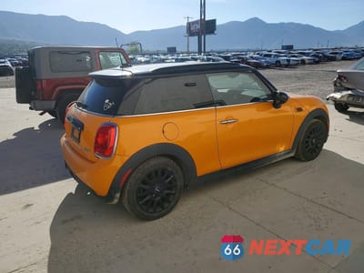 Trzecie zdjęcie samochodu z tyłu: 2017 MINI COOPER VIN:WMWXP5C30H2F61523 - miniatura