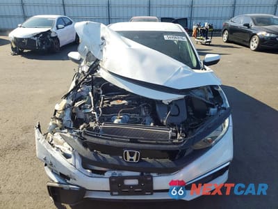 Piąte zdjęcie samochodu w środku: 2019 HONDA CIVIC LX VIN:2HGFC2F64KH597484 - miniatura