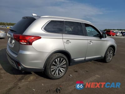 Trzecie zdjęcie samochodu z tyłu: 2019 MITSUBISHI OUTLANDER SE VIN:JA4AD3A31KJ001569 - miniatura