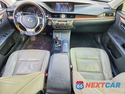 Zdjęcie 8 z 12 samochodu: 2014 LEXUS ES 350 VIN:JTHBK1GG8E2134809 - miniatura