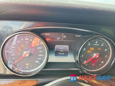 Zdjęcie 9 z 12 samochodu: 2017 MERCEDES-BENZ E 300 4MATIC VIN:WDDZF4KB7HA158424 - miniatura