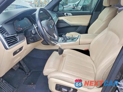 Zdjęcie 7 z 14 samochodu: 2021 BMW X7 XDRIVE40I VIN:5UXCW2C00M9G06579 - miniatura