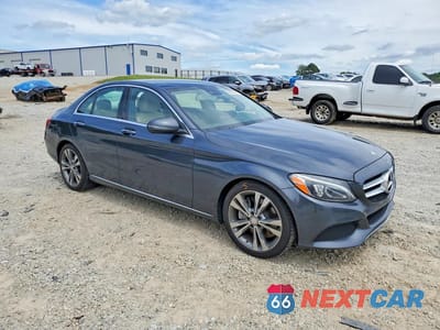 Czwarte zdjęcie samochodu z boku: 2016 MERCEDES-BENZ C 300 VIN:WDDWF4JB5GR173251 - miniatura