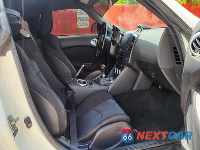 Piąte zdjęcie samochodu w środku: 2018 NISSAN 370Z BASE VIN:JN1AZ4EH5JM572517 - miniatura
