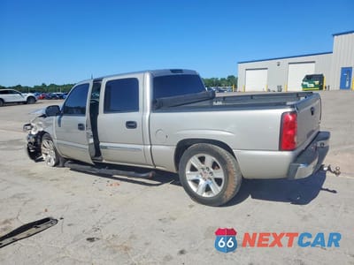 Drugie zdjęcie samochodu z przodu: 2005 GMC NEW SIERRA C1500 VIN:2GTEC13T851276639 - miniatura