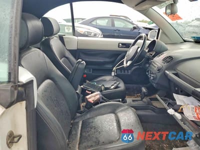 Zdjęcie 10 z 12 samochodu: 2010 VOLKSWAGEN NEW BEETLE VIN:3VWRW3AL6AM003349 - miniatura