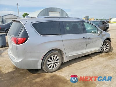 Trzecie zdjęcie samochodu z tyłu: 2018 CHRYSLER PACIFICA TOURING L VIN:2C4RC1BG4JR163322 - miniatura