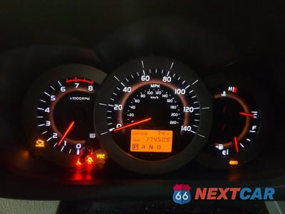 Zdjęcie 9 z 13 samochodu: 2006 TOYOTA RAV4 BASE VIN:JTMBD33V666014612 - miniatura