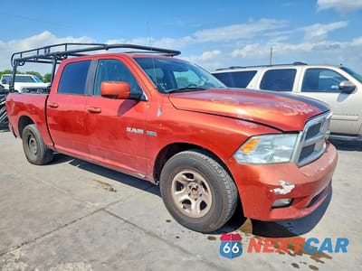 Czwarte zdjęcie samochodu z boku: 2009 DODGE RAM 1500 VIN:1D3HB13T19S738195 - miniatura
