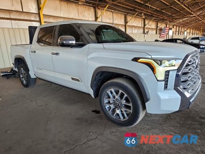 Czwarte zdjęcie samochodu z boku: 2024 TOYOTA TUNDRA 1794 EDITION VIN:5TFMA5DB1RX215432 - miniatura