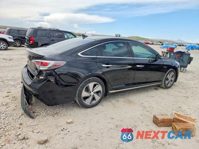 Trzecie zdjęcie samochodu z tyłu: 2017 HYUNDAI SONATA HYBRID LIMITED VIN:KMHE34L16HA045079 - miniatura