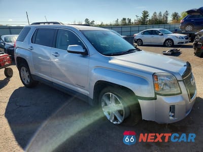 Czwarte zdjęcie samochodu z boku: 2012 GMC TERRAIN SLT VIN:2GKFLVE56C6147300 - miniatura