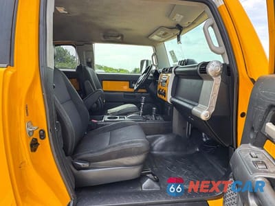 Piąte zdjęcie samochodu w środku: 2007 TOYOTA FJ CRUISER BASE VIN:JTEBU11FX70045071 - miniatura