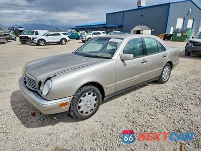 1998 MERCEDES-BENZ E 320 4MATIC WDBJF82F5WX007348 - główne zdjęcie licytacji z USA - miniatura
