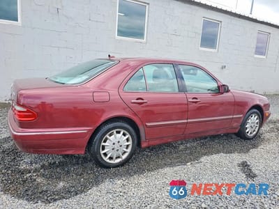 Trzecie zdjęcie samochodu z tyłu: 2002 MERCEDES-BENZ E 320 4MATIC VIN:WDBJF82JX2X064403 - miniatura