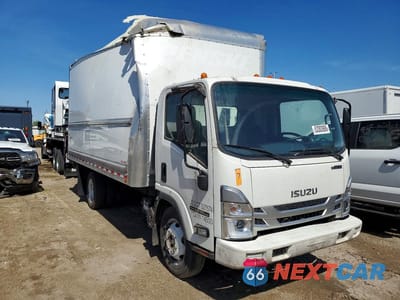 Czwarte zdjęcie samochodu z boku: 2023 ISUZU NPR HD BOX TRUCK VIN:54DC4W1D7PS202351 - miniatura
