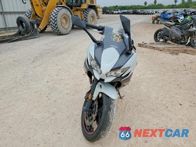 Drugie zdjęcie samochodu z przodu: 2023 KAWASAKI EX650 R VIN:ML5EXER11PDA90124 - miniatura