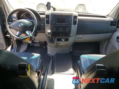 Zdjęcie 8 z 13 samochodu: 2014 MERCEDES-BENZ SPRINTER 2500 VIN:WDZPE7CC7E5856257 - miniatura