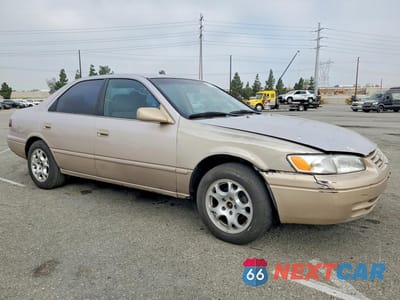 Czwarte zdjęcie samochodu z boku: 1997 TOYOTA CAMRY LE VIN:4T1BG22K6VU783268 - miniatura