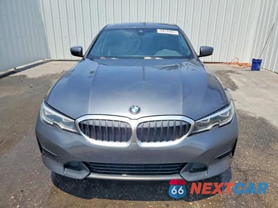 Piąte zdjęcie samochodu w środku: 2021 BMW 330I VIN:3MW5R1J08M8C11312 - miniatura