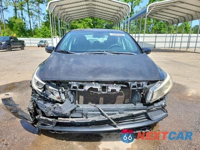 Piąte zdjęcie samochodu w środku: 2018 KIA FORTE LX VIN:3KPFK4A77JE229212 - miniatura