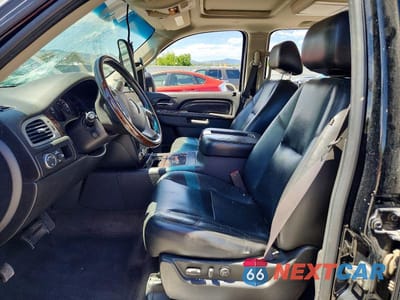 Zdjęcie 7 z 13 samochodu: 2011 GMC YUKON XL DENALI VIN:1GKS2MEF0BR311227 - miniatura
