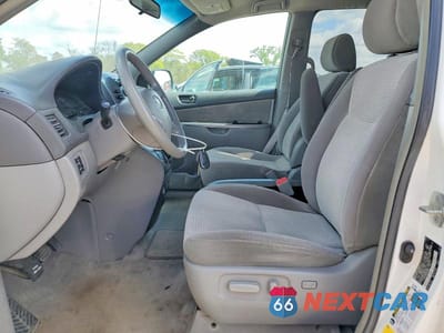 Zdjęcie 7 z 13 samochodu: 2008 TOYOTA SIENNA LE 7-PASSENGER VIN:5TDZK23C08S162061 - miniatura