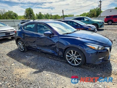 Czwarte zdjęcie samochodu z boku: 2018 MAZDA 3 TOURING VIN:3MZBN1L30JM223317 - miniatura