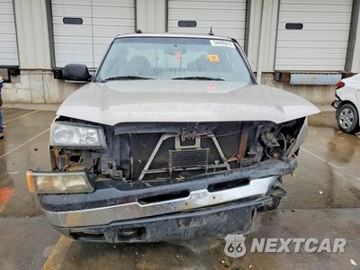 Piąte zdjęcie samochodu w środku: 2004 CHEVROLET SILVERADO K1500 VIN:1GCEK19T74E172148 - miniatura