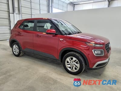 Czwarte zdjęcie samochodu z boku: 2021 HYUNDAI VENUE SE VIN:KMHRB8A31MU081769 - miniatura