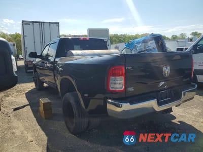 Drugie zdjęcie samochodu z przodu: 2022 RAM 3500 TRADESMAN VIN:3C63RRGL5NG159551 - miniatura