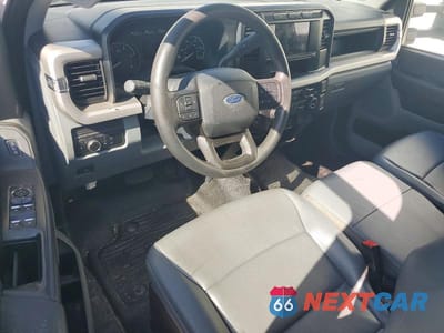 Zdjęcie 8 z 12 samochodu: 2023 FORD F350 SUPER DUTY VIN:1FT8W3DT5PEC22151 - miniatura