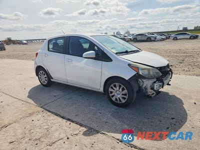 Czwarte zdjęcie samochodu z boku: 2015 TOYOTA YARIS 5-DOOR L VIN:VNKKTUD35FA032724 - miniatura