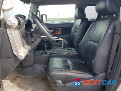 Zdjęcie 7 z 13 samochodu: 2007 TOYOTA FJ CRUISER BASE VIN:JTEBU11F170093784 - miniatura