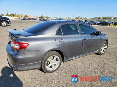 Trzecie zdjęcie samochodu z tyłu: 2012 TOYOTA COROLLA S VIN:2T1BU4EE8CC900373 - miniatura