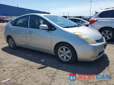 Czwarte zdjęcie samochodu z boku: 2005 TOYOTA PRIUS BASE VIN:JTDKB20U253037557 - miniatura