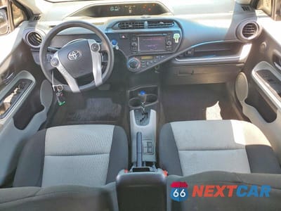 Zdjęcie 8 z 12 samochodu: 2014 TOYOTA PRIUS C THREE VIN:JTDKDTB37E1072773 - miniatura