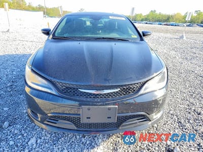 Piąte zdjęcie samochodu w środku: 2016 CHRYSLER 200 S VIN:1C3CCCBB4GN161652 - miniatura